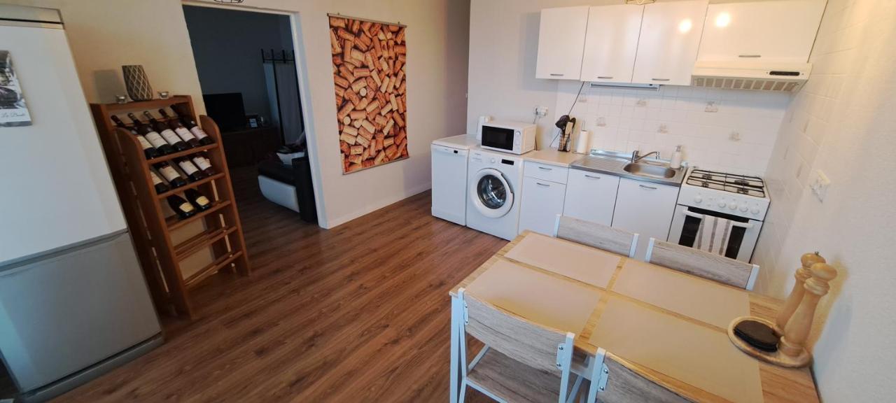 Utulny Apartman Blizko Centra Μιχάλοβτσε Εξωτερικό φωτογραφία