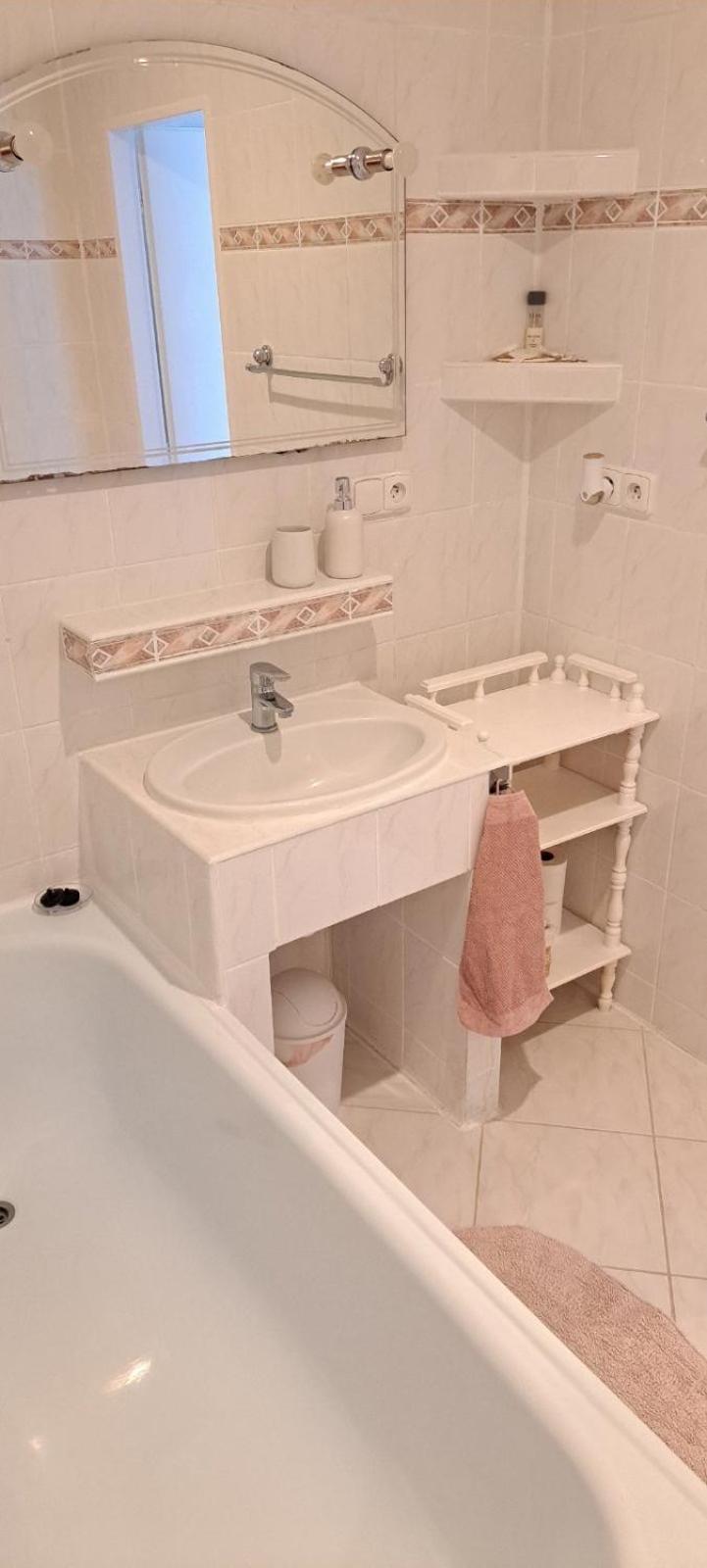 Utulny Apartman Blizko Centra Μιχάλοβτσε Εξωτερικό φωτογραφία